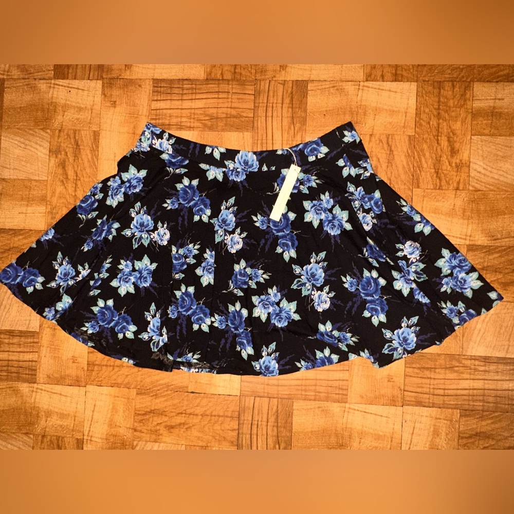 NWT Lauren Conrad Floral Skater Skirt